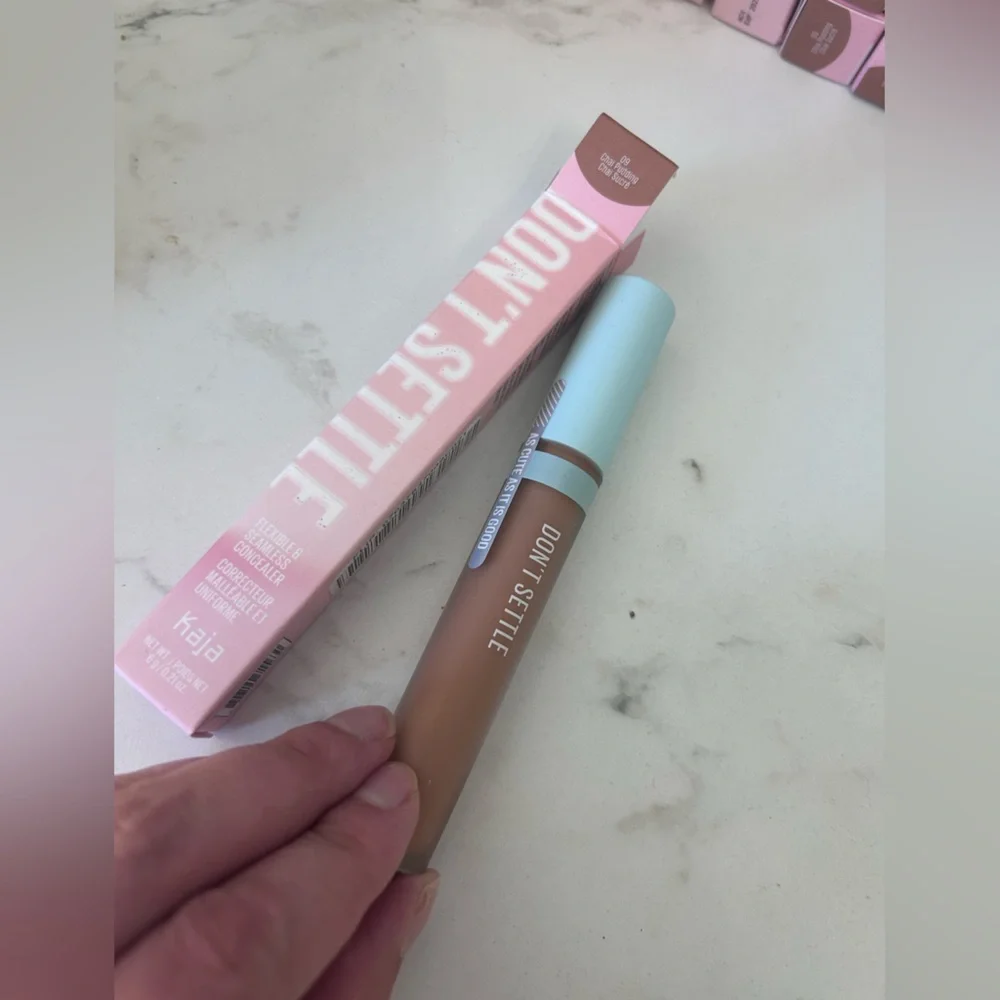 NIB KAJA CONCEALER - Picture 1 of 6